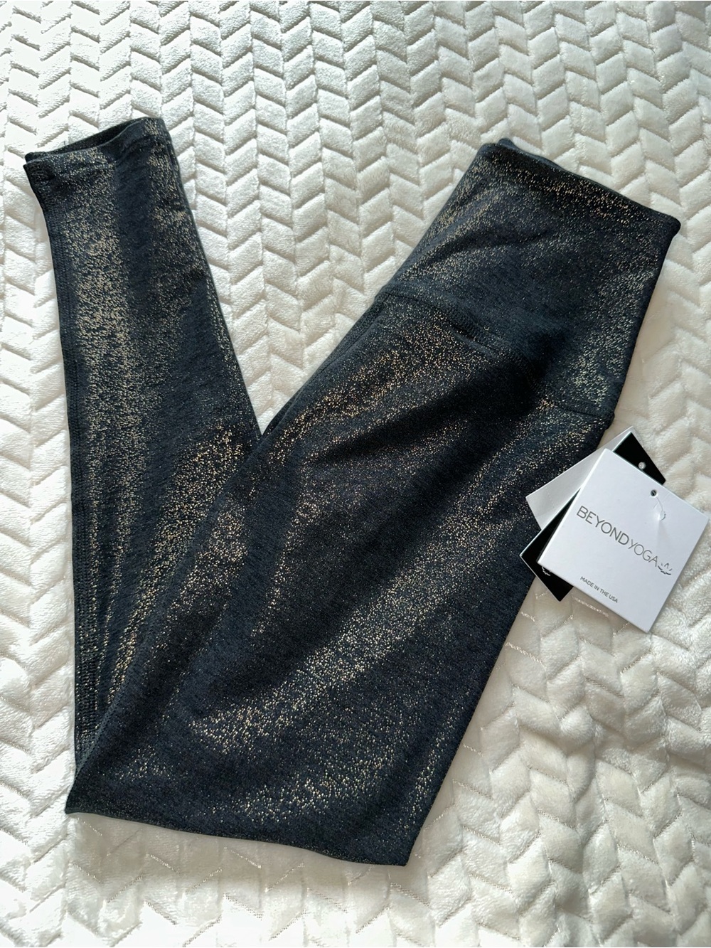 Beyond Yoga Shine On Leggings Black Gold Size XS New With Tags